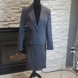 Body by Victoria 2 piece Gray Skirt Suit